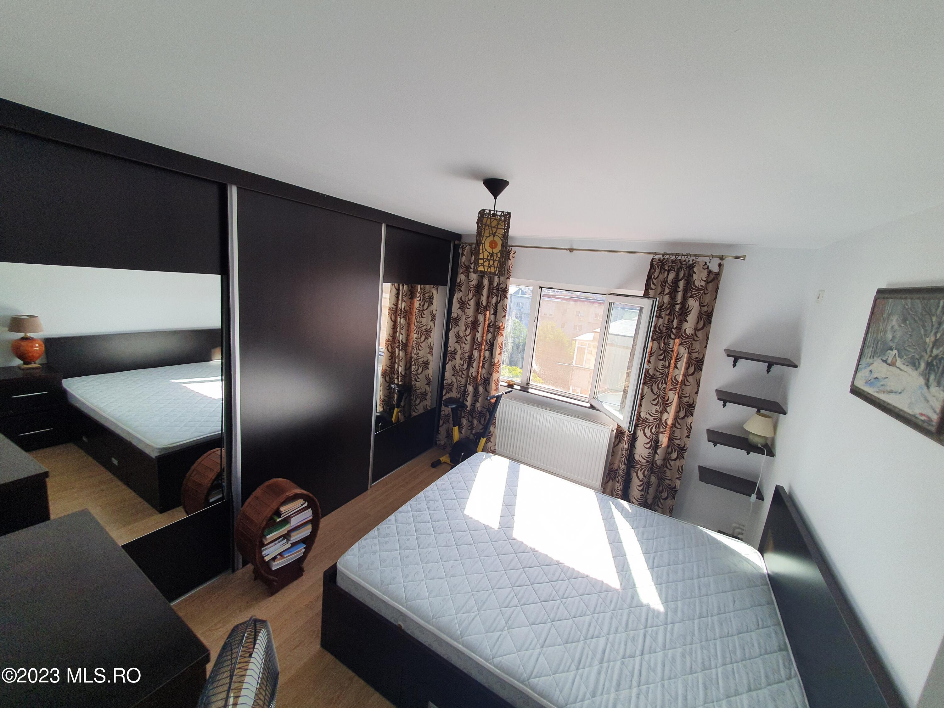                                             Vanzare -                                                                                     Apartament 2 camere                                                                                 - Poarta 6
                                        