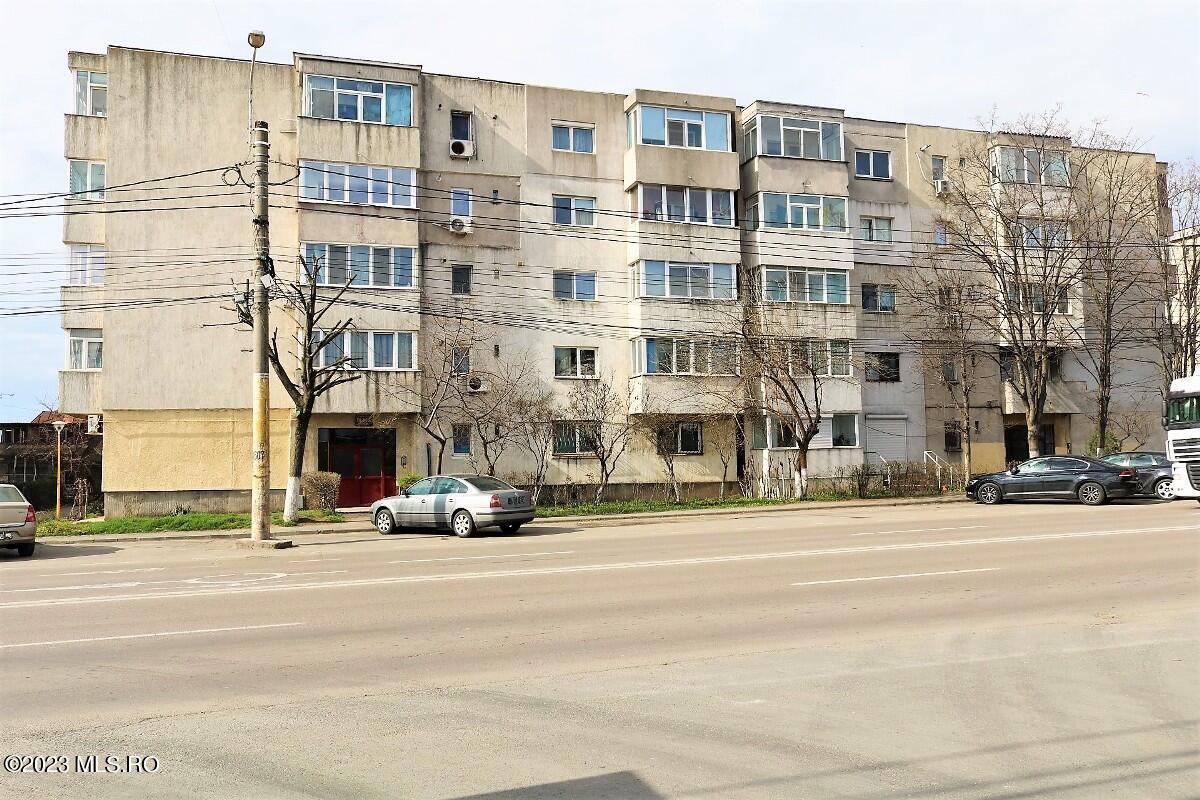                                             Vanzare -                                                                                     Apartament 3 camere                                                                                 - Anda
                                        