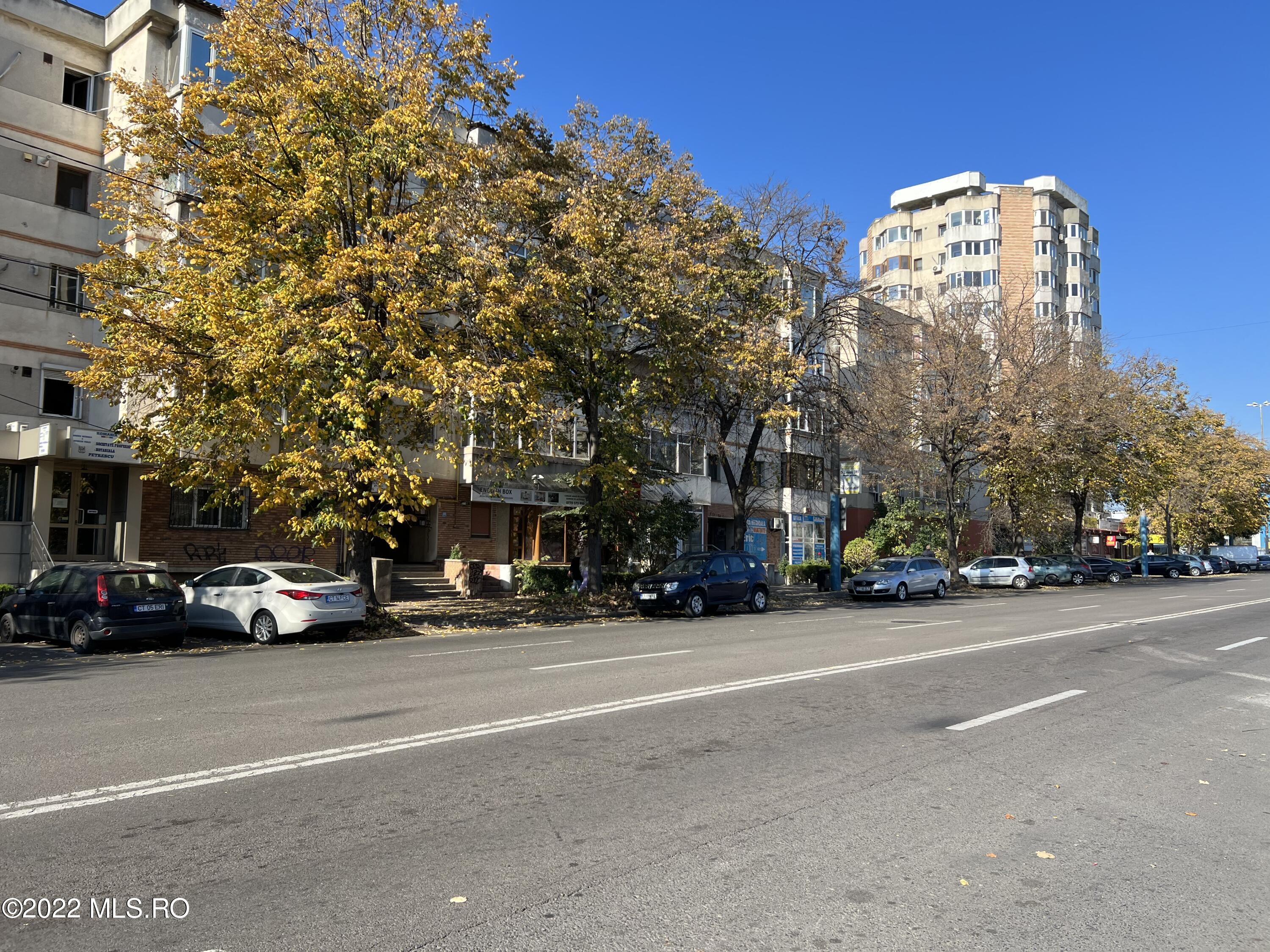                                             Vanzare -                                                                                     Apartament 3 camere                                                                                 - Icil
                                        