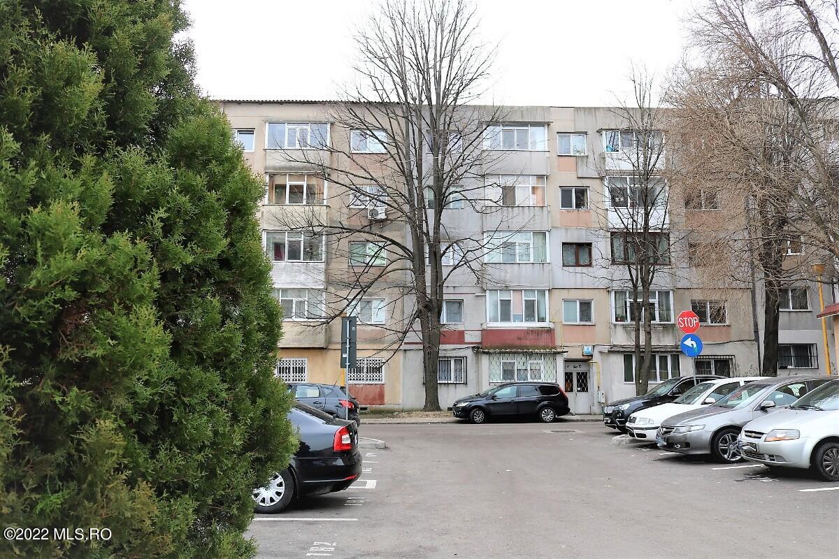                                             Vanzare -                                                                                     Apartament 4 camere                                                                                 - Inel 2
                                        