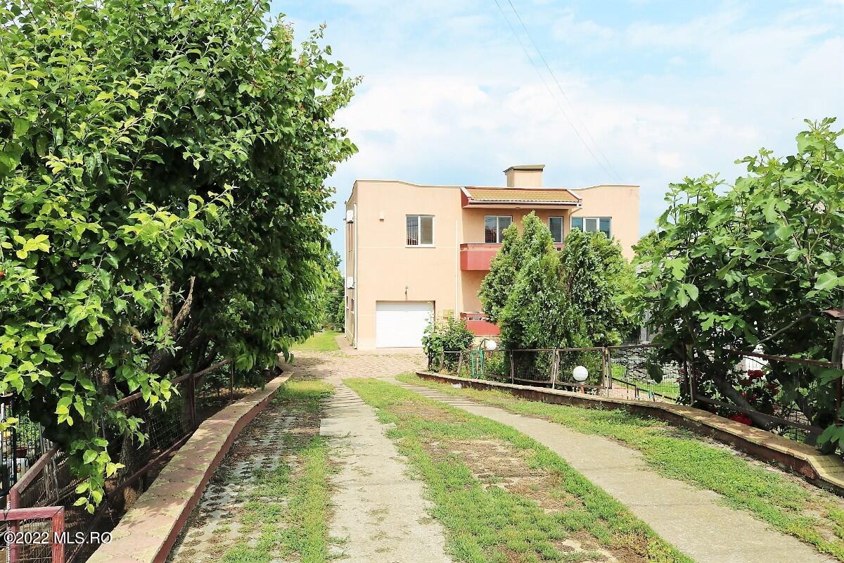                                             Vanzare -                                                                             Casa 109 m²                                                                         - Ovidiu
                                        