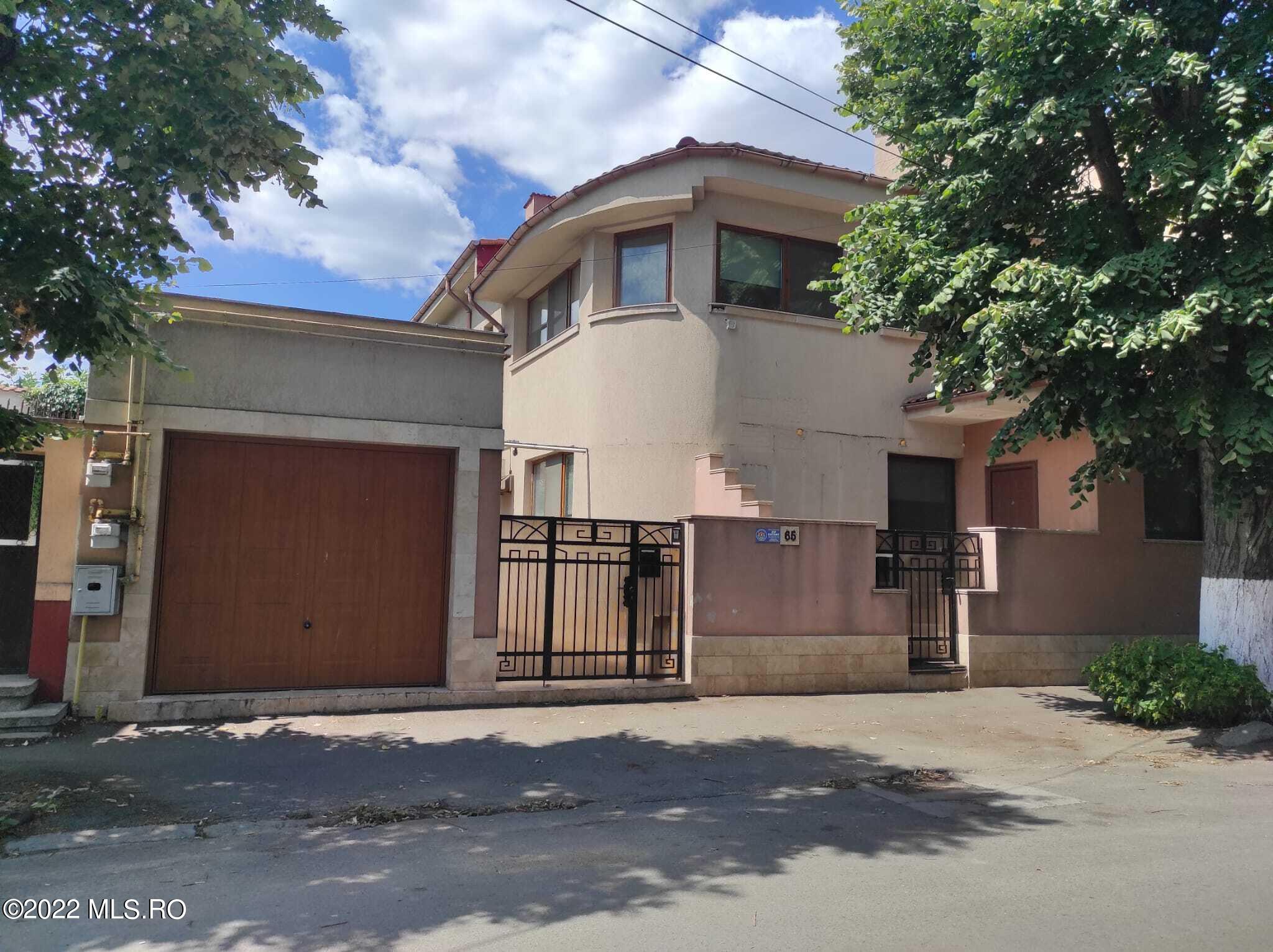                                             Vanzare -                                                                             Casa 99 m²                                                                         - Centru
                                        